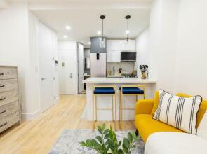 1597-13 I Brand new Studio Prime Upper East W D