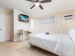 Central Fort Lauderdale Beach With Free Parking 2