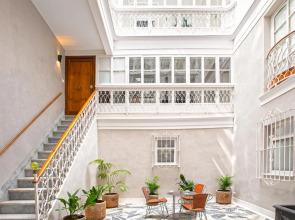 Bright & chic apartment in the heart of Cadiz. Plaza de España V