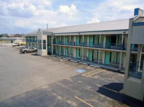 Motel 6 Van Buren Ar