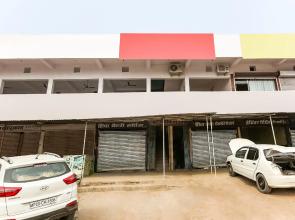 OYO 69647 Yash Lodge