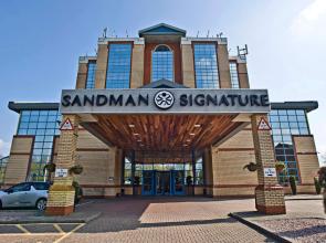 Sandman Signature London Gatwick Hotel