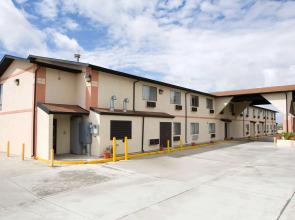 Super 8 by Wyndham Rawlins