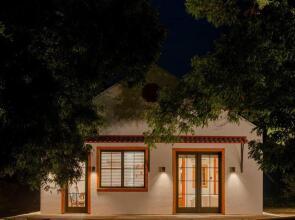 Little Dutch Cabin #2 -12 Min to Magnolia-Baylor