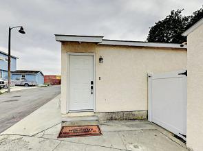 Bright 3BR Main Street El Segundo by RedAwning