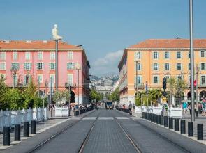 Le Trendy: 2-room 2 blocks from the beach