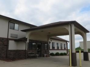 Super 8 by Wyndham Grinnell IA