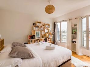 Rooftop Views By the Canal Saint-martin