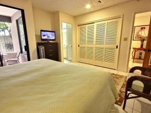 K B M Resorts- Kro-q102 Expansive 2Bd With Bonus Office With all the Upgrades!