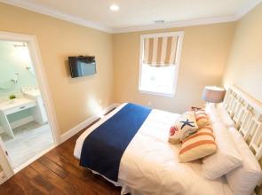 The Newport Lofts - 546 Thames Street