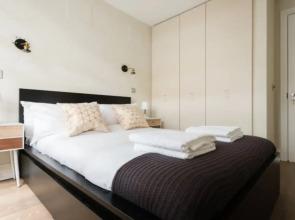 The Oxford Street Retreat - Modern 3BDR in 2 Apartments