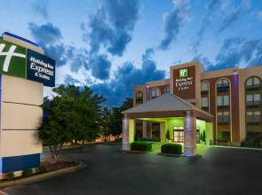 Holiday Inn Express Hotel & Suites Bentonville by IHG