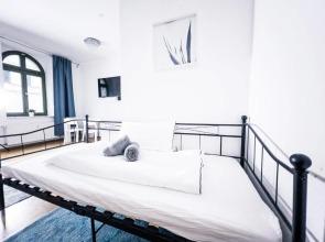 Zentraler Altbau am Clara-Zetkin-Park, RB-Arena um die Ecke, Netflix inklusive