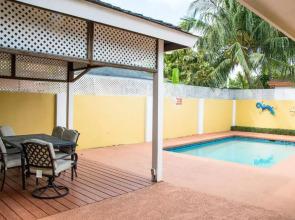 Brownstone Guesthouses Seabeach
