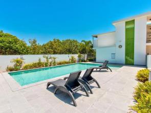 Mackay Oceanside Central Hotel