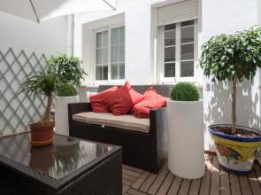 ML1C-Prime Location Marble Apartment with Patios