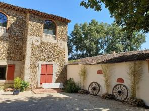 Magnificent Villa in Les Mages With Jacuzzi