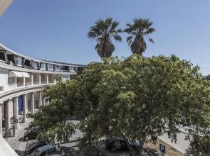 Rent4Rest Estoril Beachfront Apartments