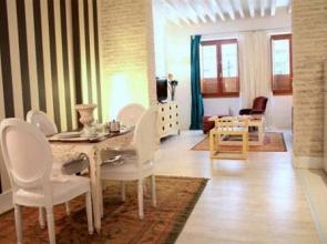 Relator Singular Apartments