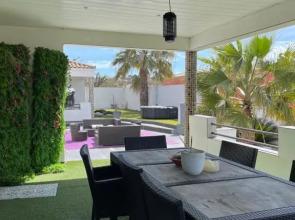 Villa spacieuse avec piscine 350m2 5 chambres terrain de 1500m2 arboré parking privé