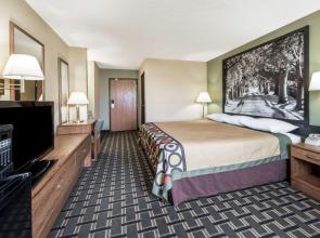 Super 8 by Wyndham Greenville