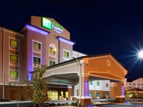 Holiday Inn Express & Suites Valdosta West - Mall Area by IHG