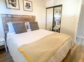 Cedar Creek Cottage 3BR - Welcome to your Oasis Steps from the Beach