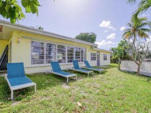 Aquapeace by The Gold Nests