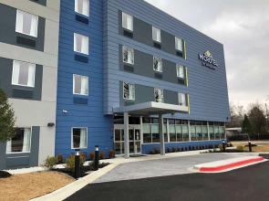 Microtel Inn & Suites by Wyndham Hot Springs