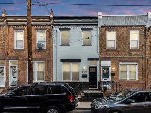 Stylish Near Stadiums & Nightlife Game Room