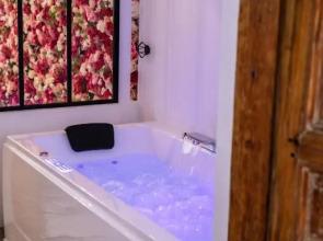 Suite romantique avec Jacuzzi - Hypercentre, Place Jean Jaurès