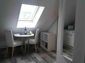 Helle 2-Zimmerwohnung Am Stadtrand (Adults Only)