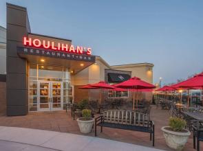 Crowne Plaza Dulles Airport by IHG