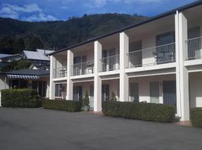 Jasmine Court Motel