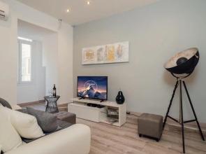Le Notre Dame 3br with AC and balcony in the heart of Nice Welkeys