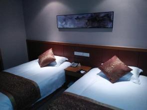 Irungu Forest Safari Lodge