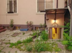 Top Center Semi-detached Apartment Studio