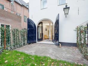 Canal Garden Apartment 11