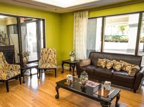 Quality Inn & Suites at Six Flags