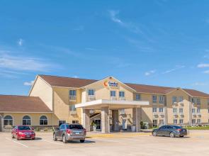Comfort Inn & Suites near Route 66