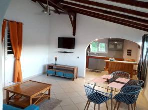 House with One Bedroom in Petit-Bourg, with Shared Pool, Enclosed Garden And Wifi - 20 Km From the Beach