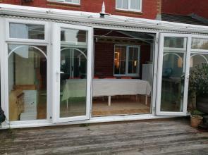 Spacious townhouse with sea views near Cardiff