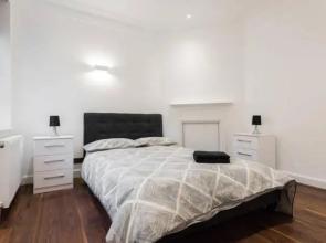 Fleet Street Apartment 3