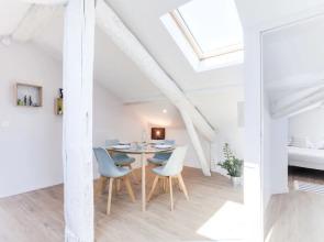 Wonderful 2 Bedrooms, Place de la Comédie