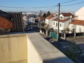 Logement calme et ensoleillé dans maison de ville