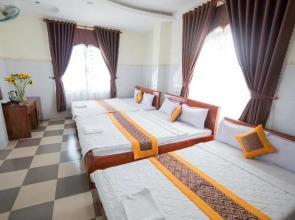 Ngoc Huong Hotel
