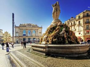 Colombet Stays Place De La Canourgue