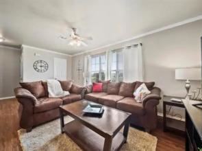 Spacious Getaway Town Home Near ORU PGA Golf Course and Victory School