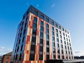 Spacious studio apartment in the heart of Oldham