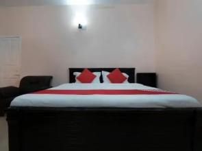 OYO 26590 Chandra Manor